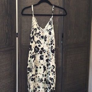 🐾Lovestitch Maxi Dress🐾